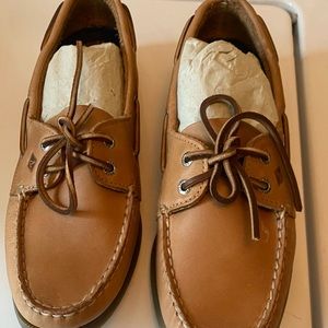 New in box - Sperry Womens Original Boat Shoe( color - A/O Sahara (Honey Sole)